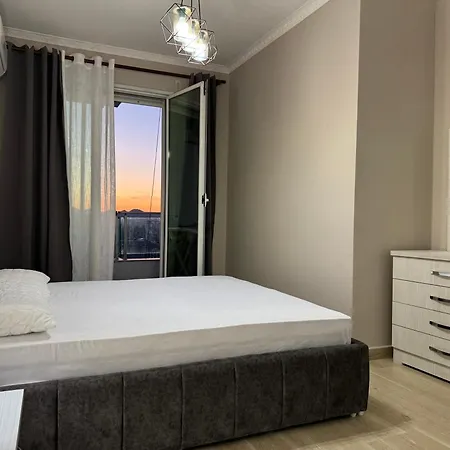 Spacious 2br Walk In Closet Stunning Sunset Views *